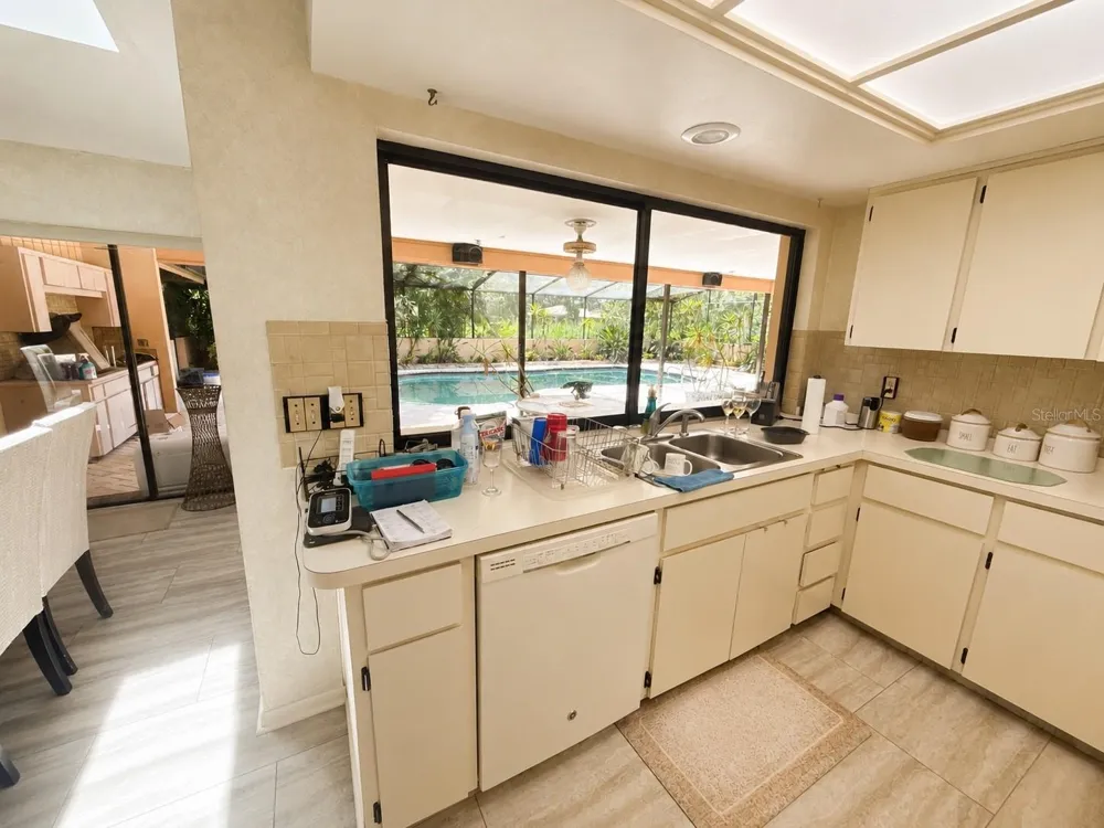 6701 PEMBERTON VIEW DRIVE Seffner, FL 33584