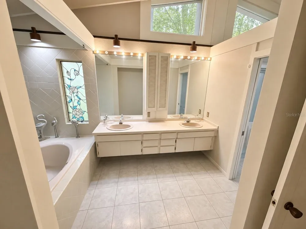 6701 PEMBERTON VIEW DRIVE Seffner, FL 33584