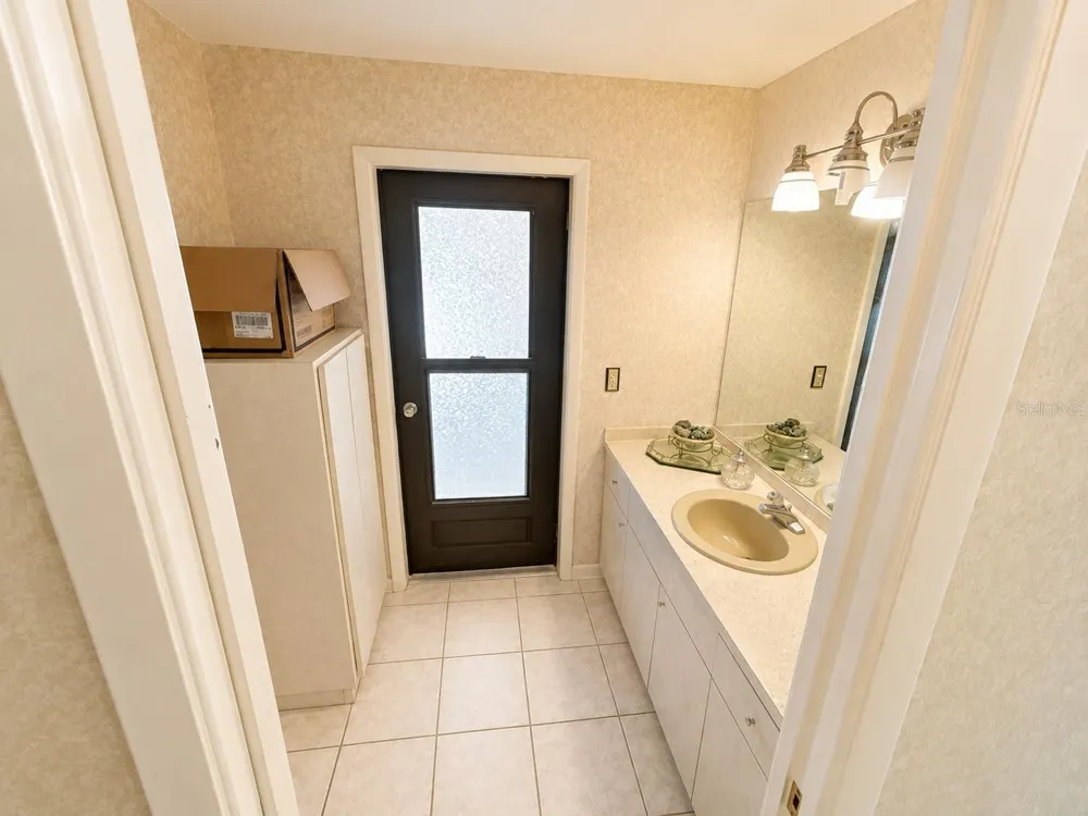6701 PEMBERTON VIEW DRIVE Seffner, FL 33584