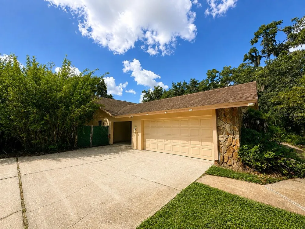 6701 PEMBERTON VIEW DRIVE Seffner, FL 33584