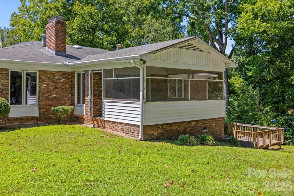 233 Laburn Avenue Charlotte, NC 28214