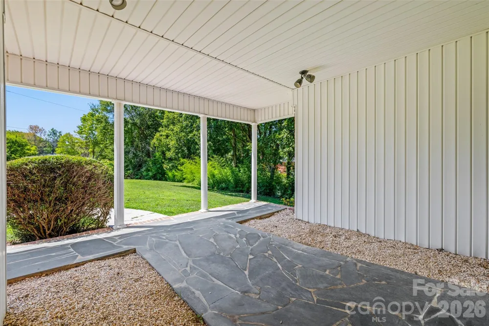 233 Laburn Avenue Charlotte, NC 28214