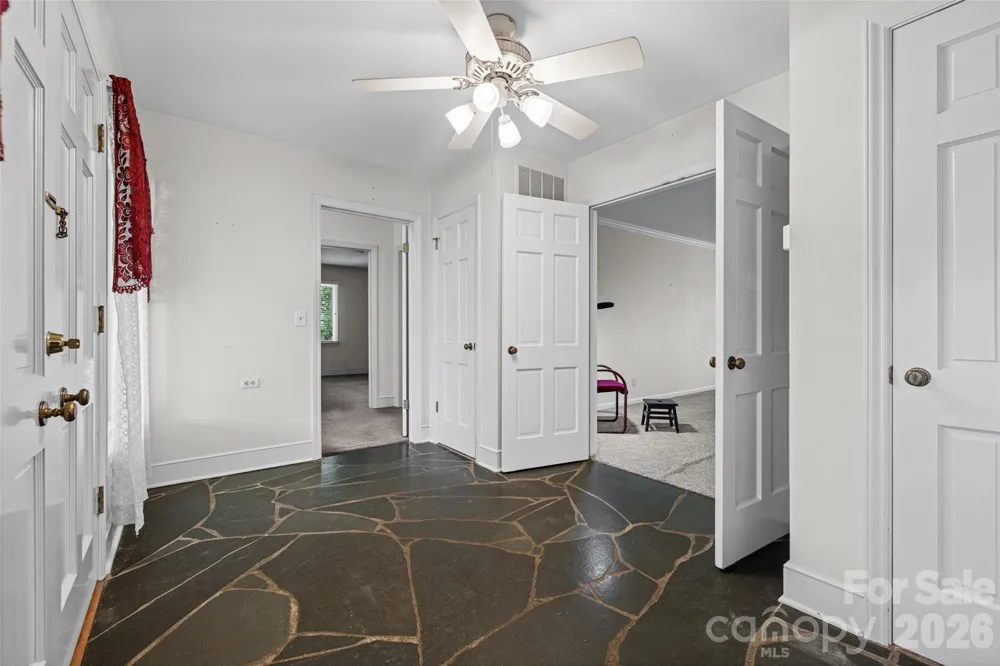 233 Laburn Avenue Charlotte, NC 28214