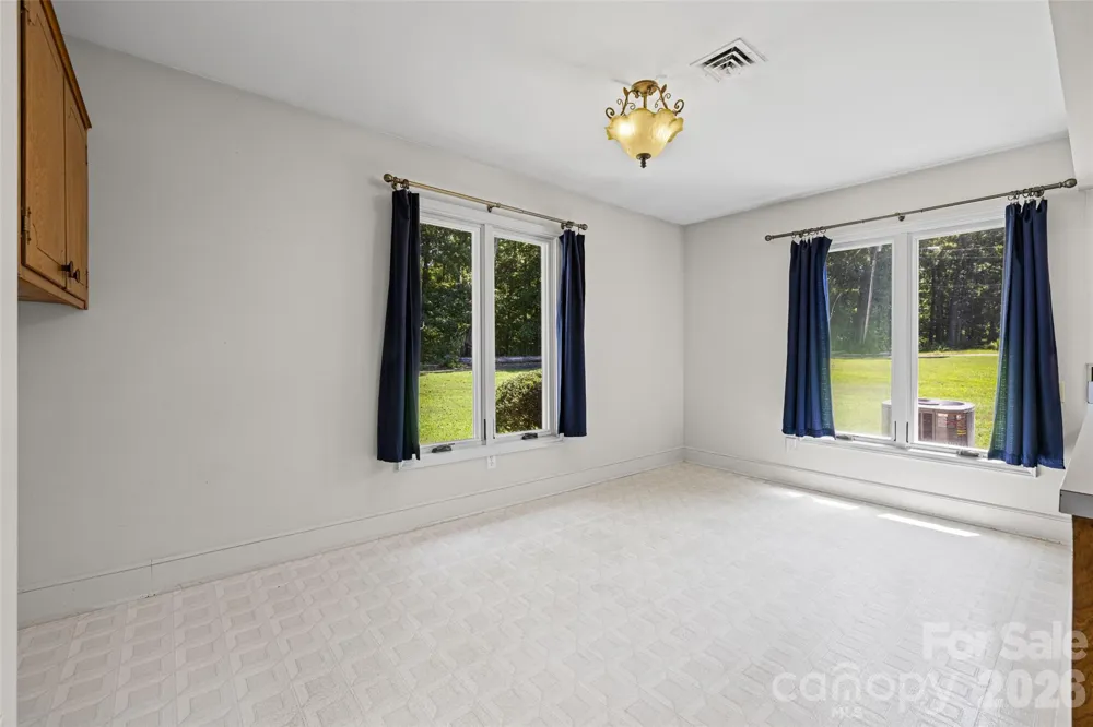 233 Laburn Avenue Charlotte, NC 28214
