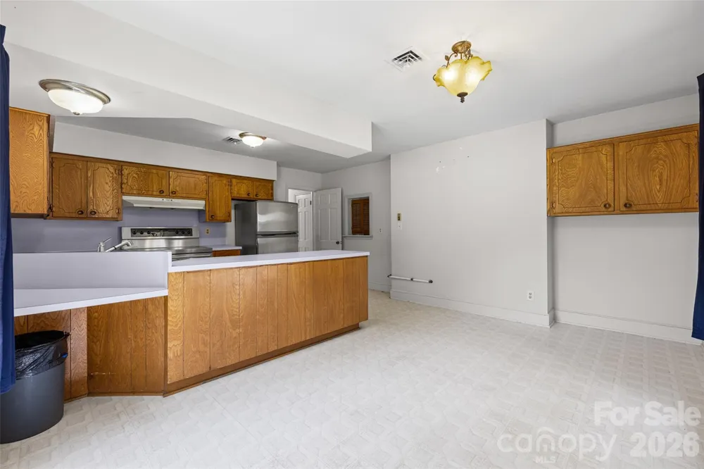 233 Laburn Avenue Charlotte, NC 28214
