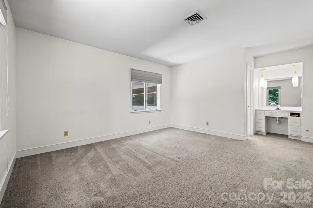 233 Laburn Avenue Charlotte, NC 28214
