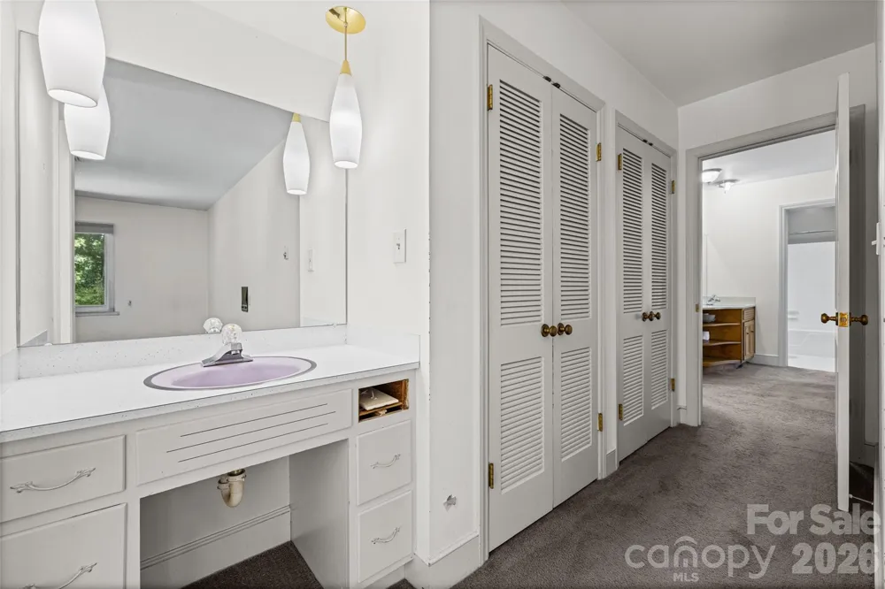 233 Laburn Avenue Charlotte, NC 28214