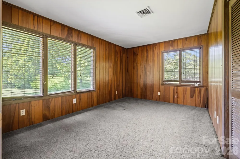 233 Laburn Avenue Charlotte, NC 28214