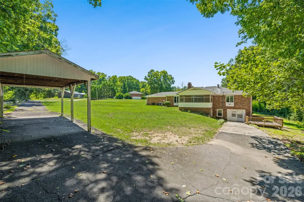 233 Laburn Avenue Charlotte, NC 28214