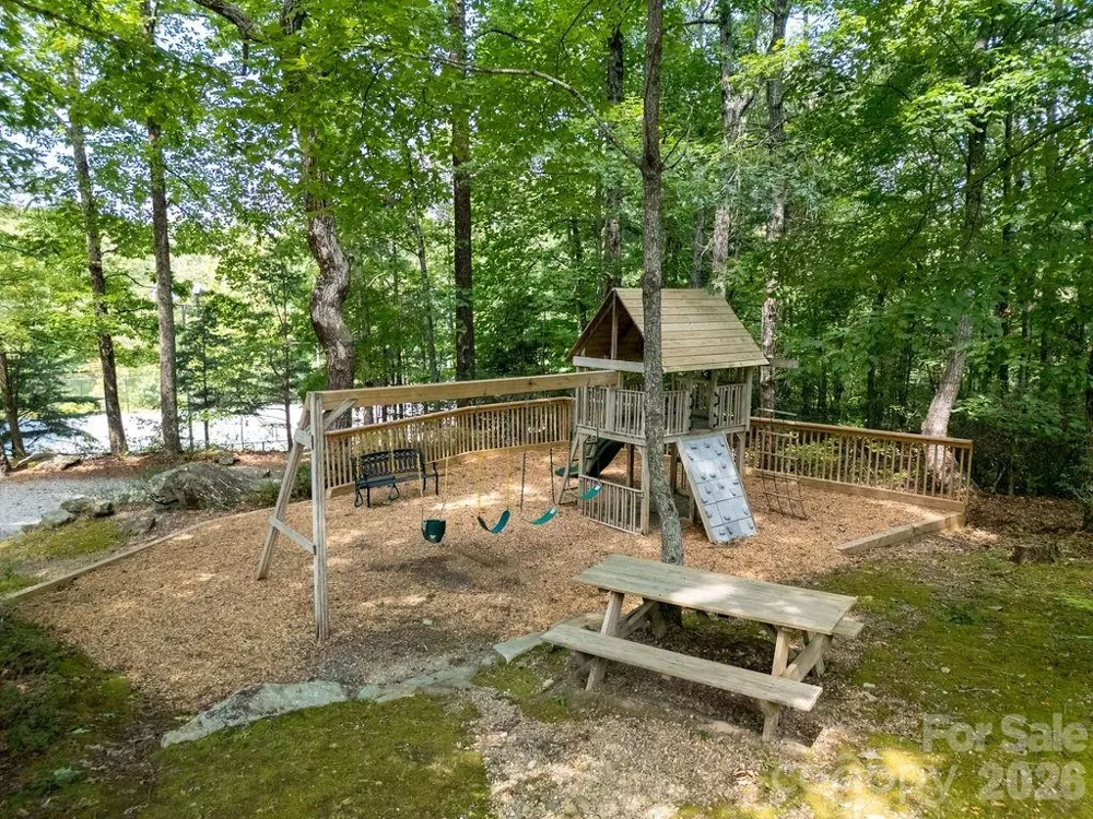 503 Cliff Ridge Drive Cleveland, SC 29635