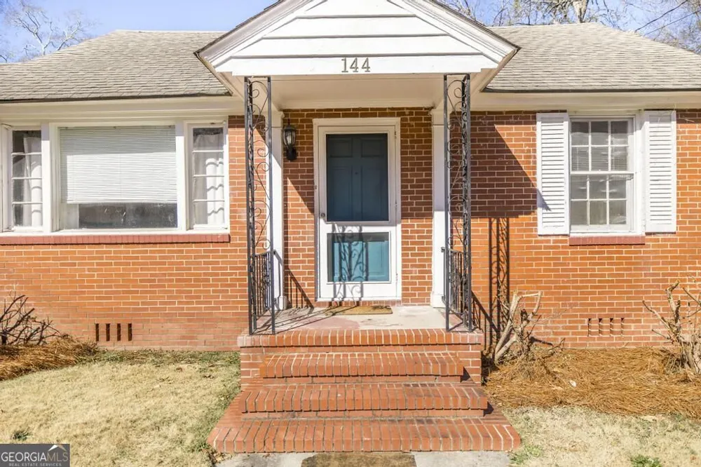 144 Desoto PL Macon, GA 31204