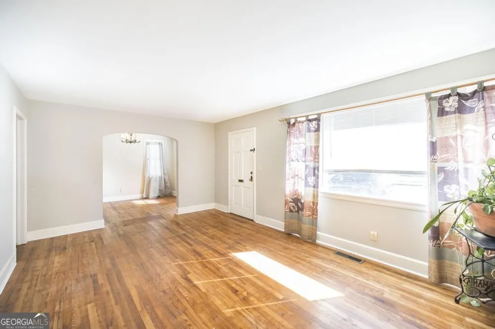 144 Desoto PL Macon, GA 31204