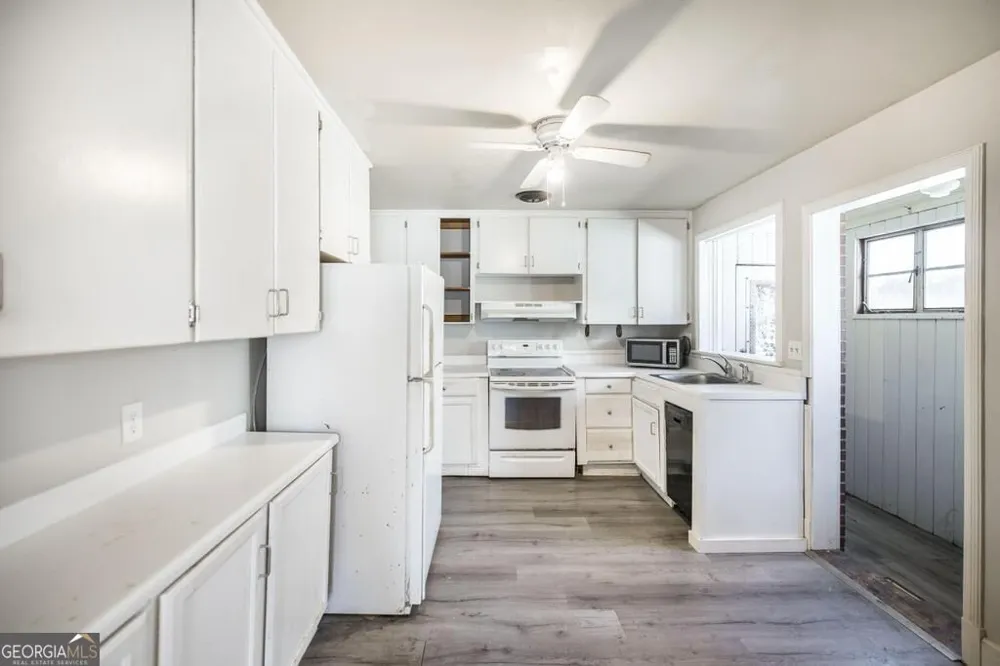 144 Desoto PL Macon, GA 31204