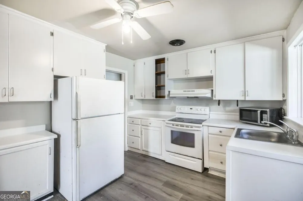 144 Desoto PL Macon, GA 31204