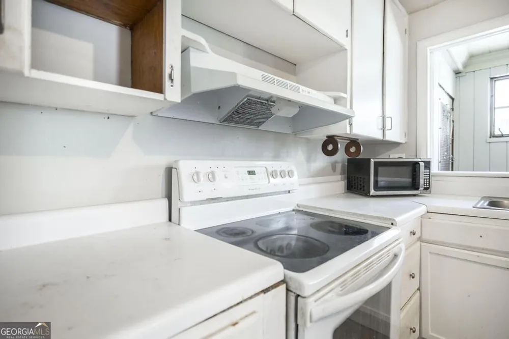 144 Desoto PL Macon, GA 31204