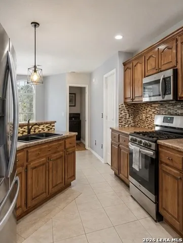 7061 DEVONSHIRE Spring Branch, TX 78070