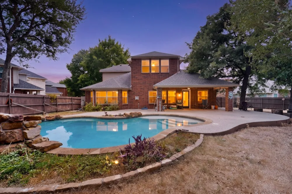 2420 Bent Trail Mansfield, TX 76063
