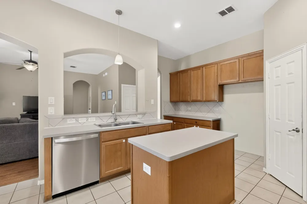 2420 Bent Trail Mansfield, TX 76063