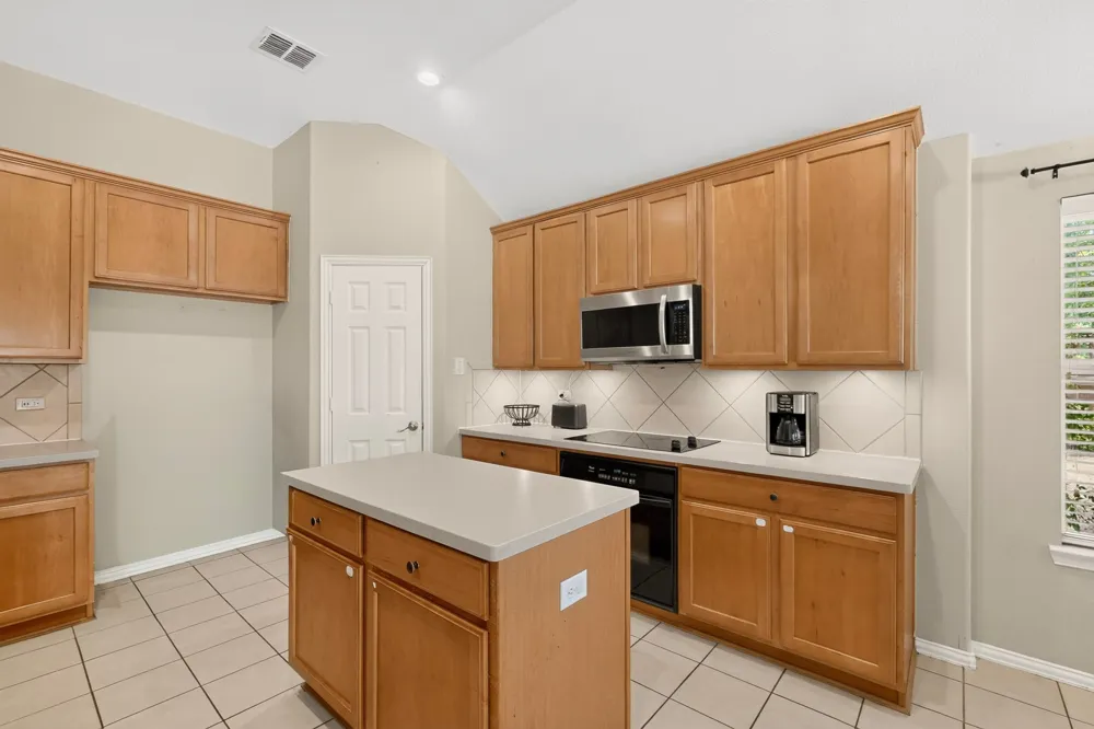 2420 Bent Trail Mansfield, TX 76063