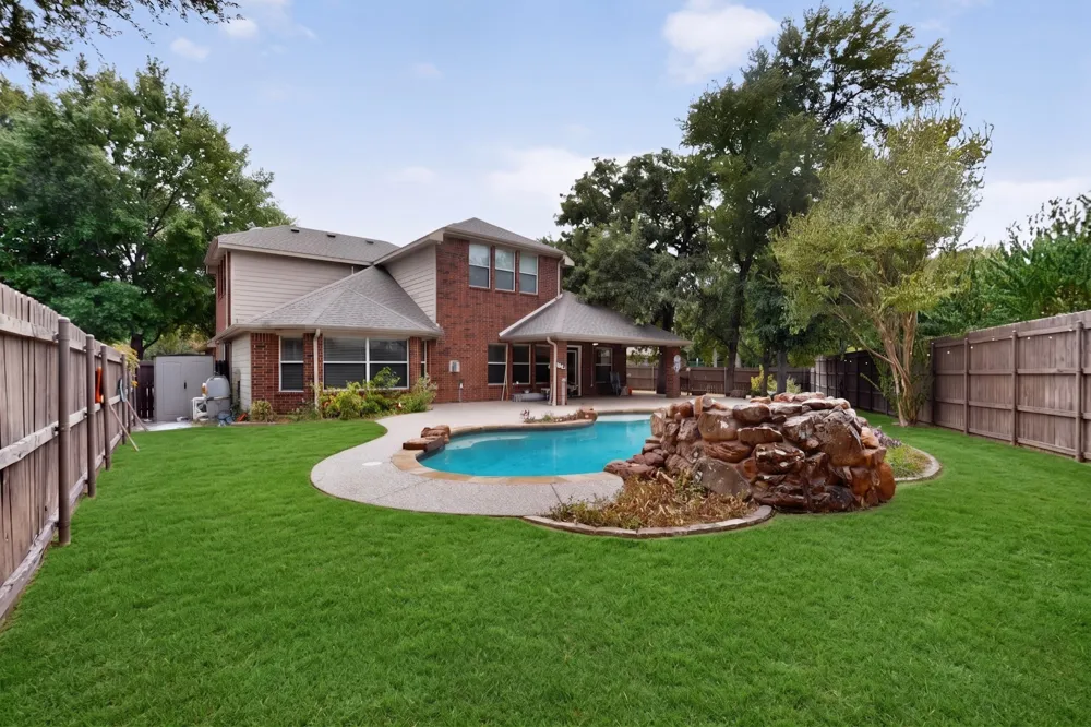2420 Bent Trail Mansfield, TX 76063