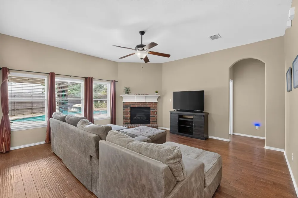 2420 Bent Trail Mansfield, TX 76063