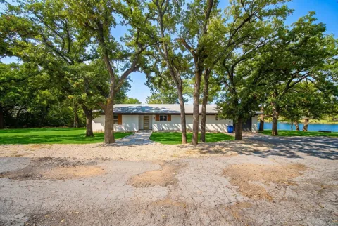 2512 Roosevelt Drive