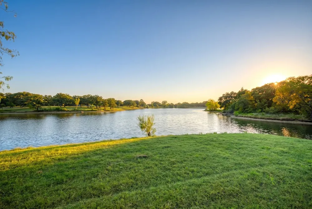 2512 Roosevelt Drive Dalworthington Gardens, TX 76016