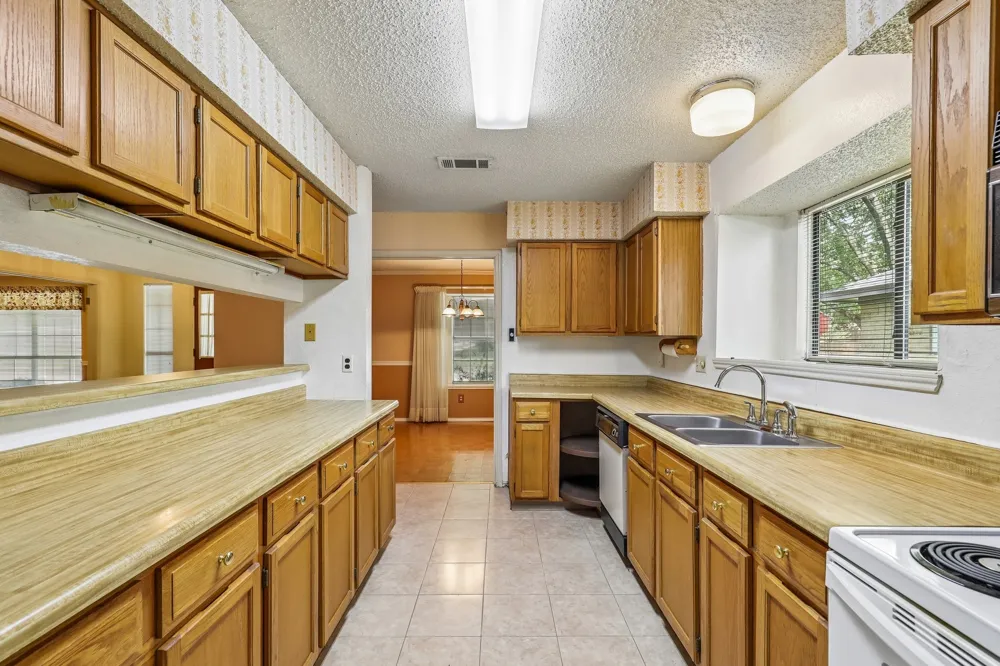 113 E Bancroft Drive Garland, TX 75040