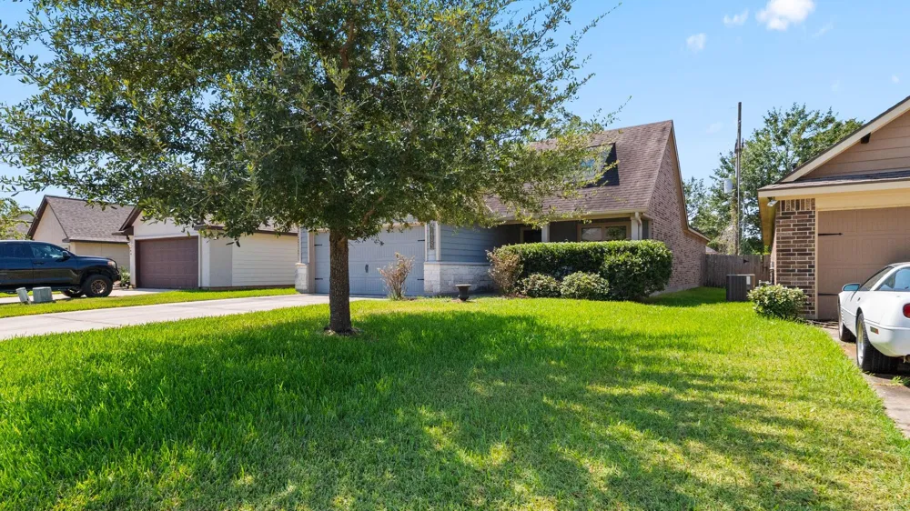 14353 S Summerchase Circle Willis, TX 77318