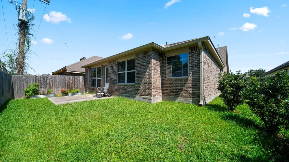 14353 S Summerchase Circle Willis, TX 77318