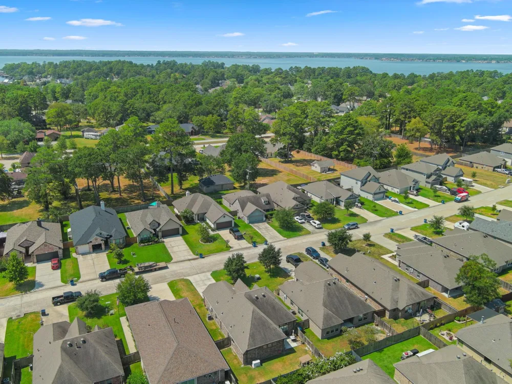14353 S Summerchase Circle Willis, TX 77318