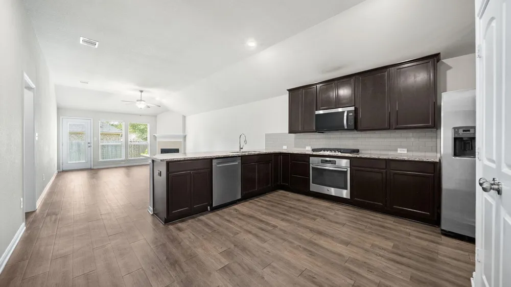 14353 S Summerchase Circle Willis, TX 77318
