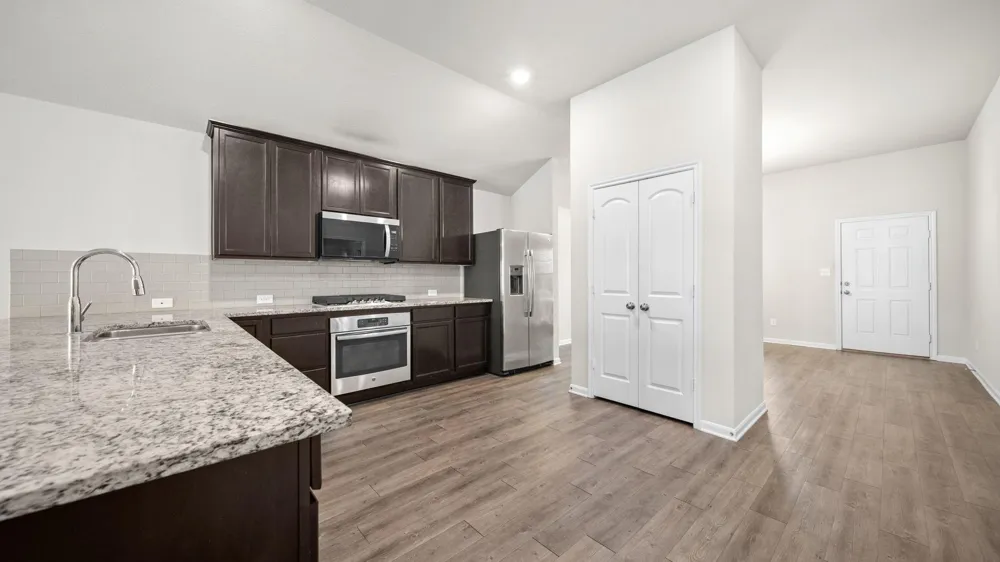14353 S Summerchase Circle Willis, TX 77318
