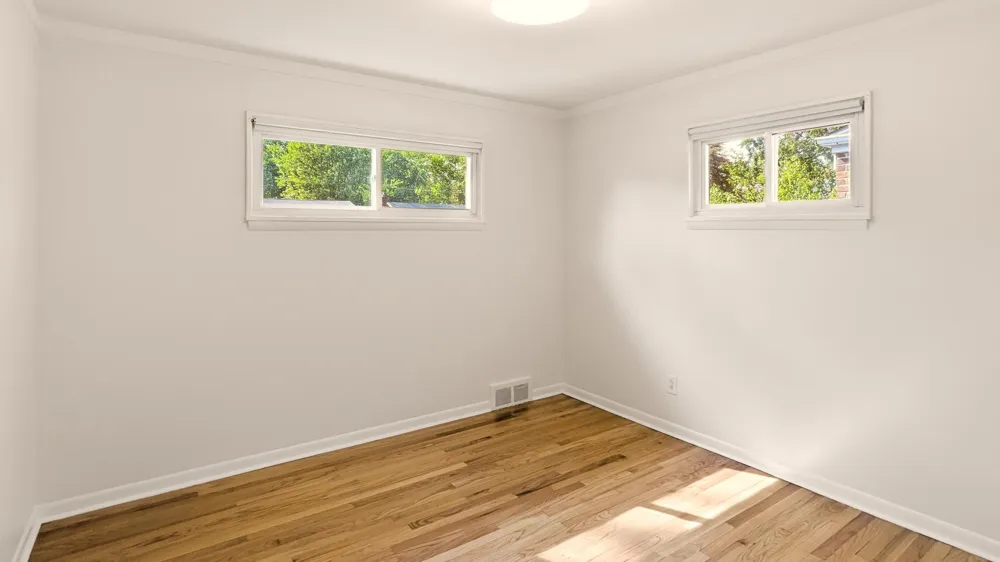 8982 Lucerne Avenue Redford, MI 48239