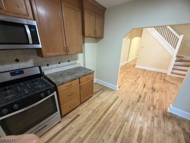 407 Knopf St Linden City, NJ 07036