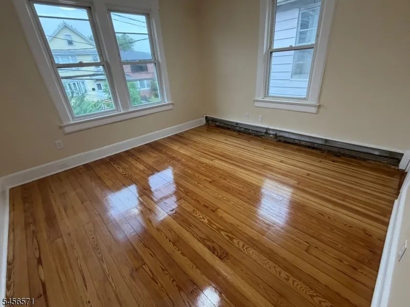407 Knopf St Linden City, NJ 07036