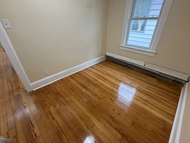 407 Knopf St Linden City, NJ 07036