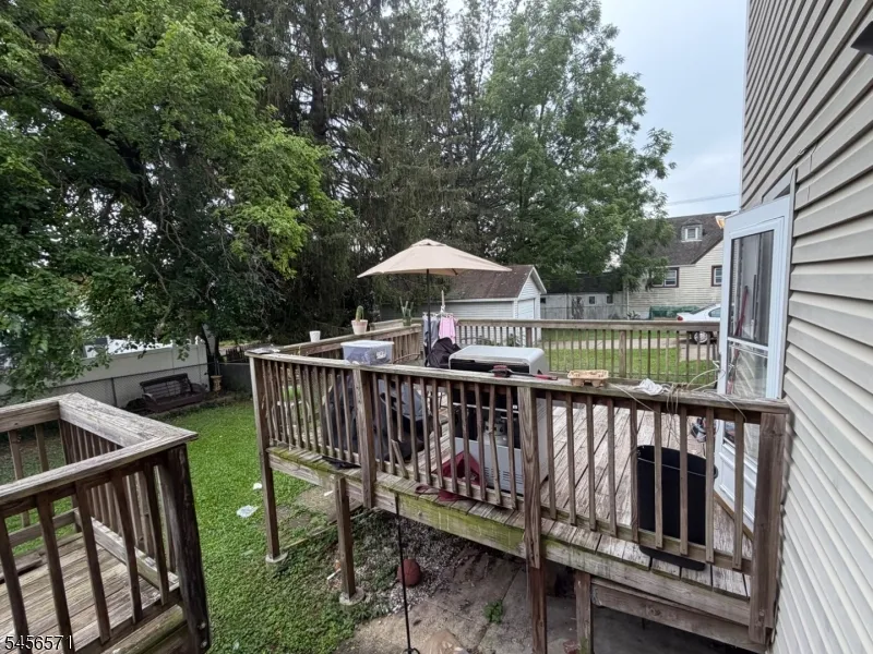 407 Knopf St Linden City, NJ 07036