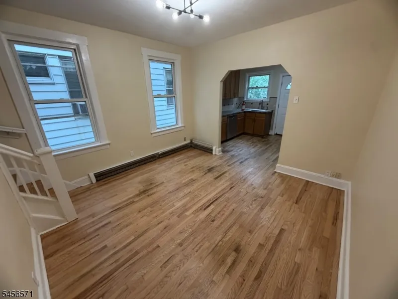 407 Knopf St Linden City, NJ 07036