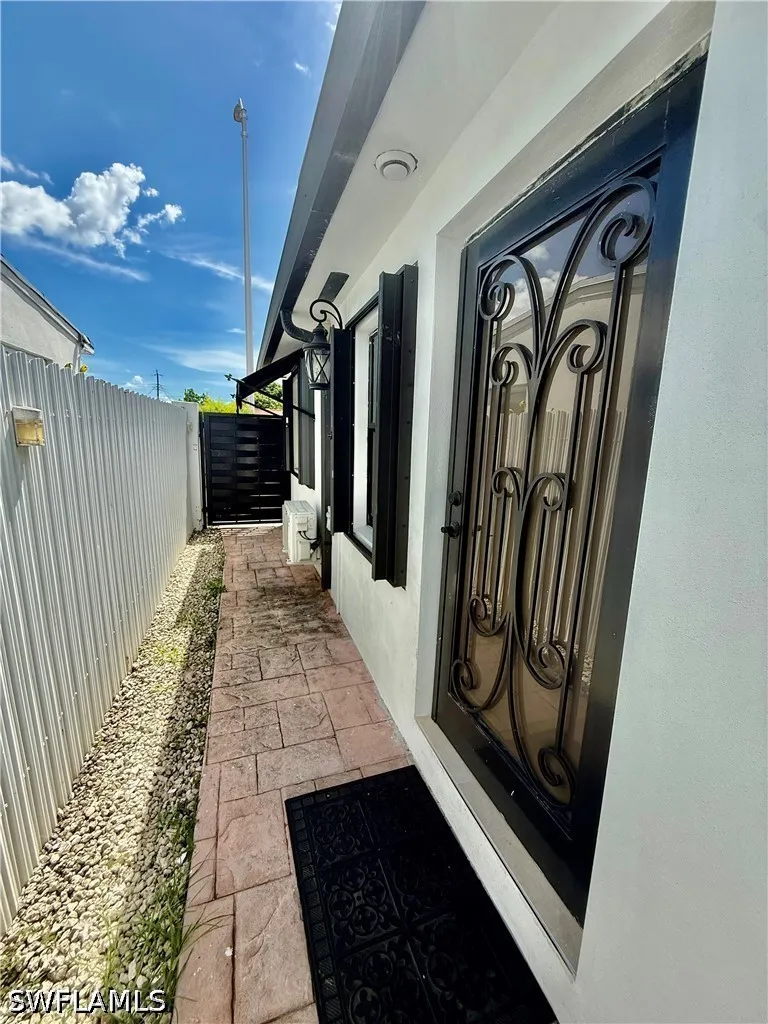 E 9th Lane Hialeah, FL 33013