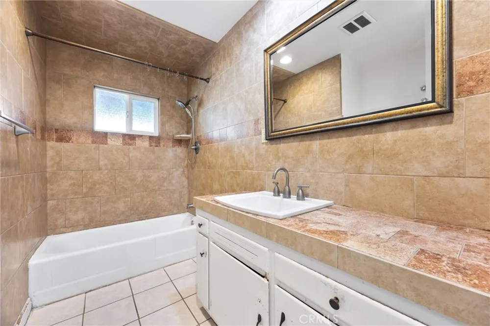 3717 Madrid Bakersfield, CA 93309
