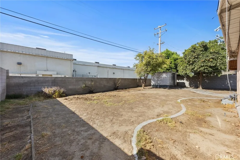 3717 Madrid Bakersfield, CA 93309
