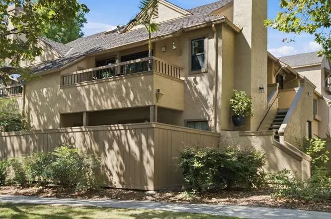 2049 Foxhall Loop San Jose, CA 95125