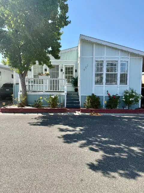 652 Hermitage #652