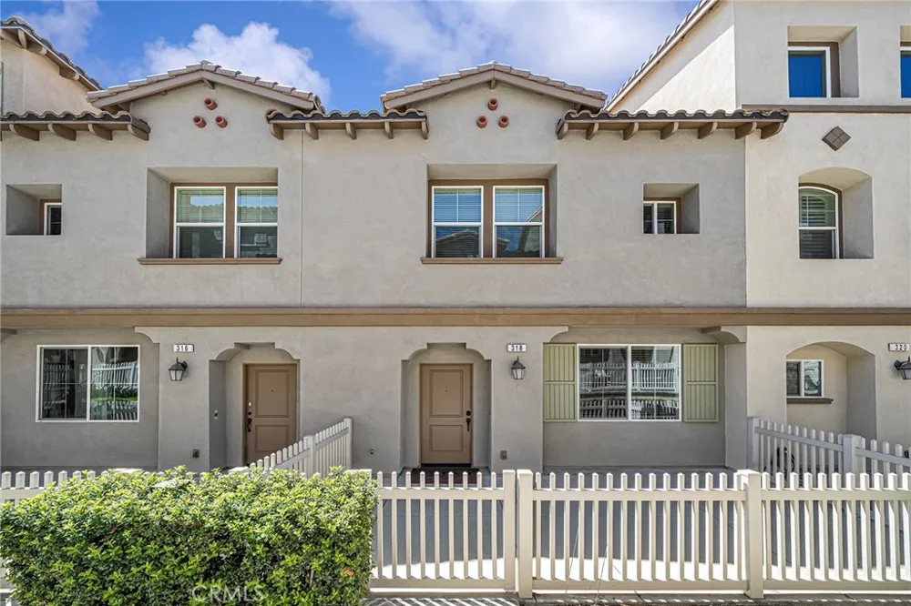 318 Calvados Azusa, CA 91702