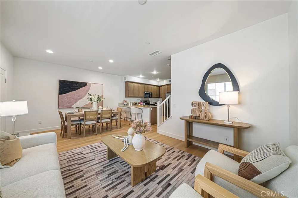 318 Calvados Azusa, CA 91702