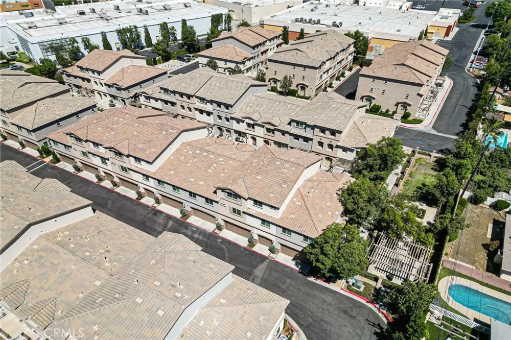 318 Calvados Azusa, CA 91702