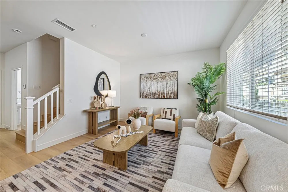318 Calvados Azusa, CA 91702