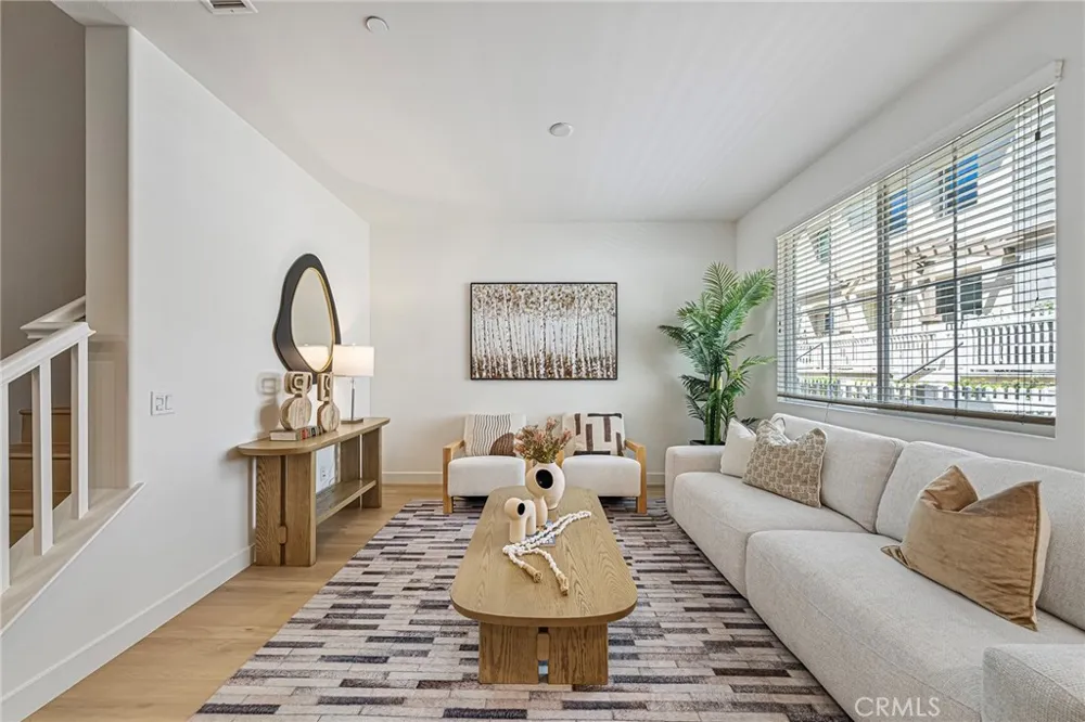 318 Calvados Azusa, CA 91702