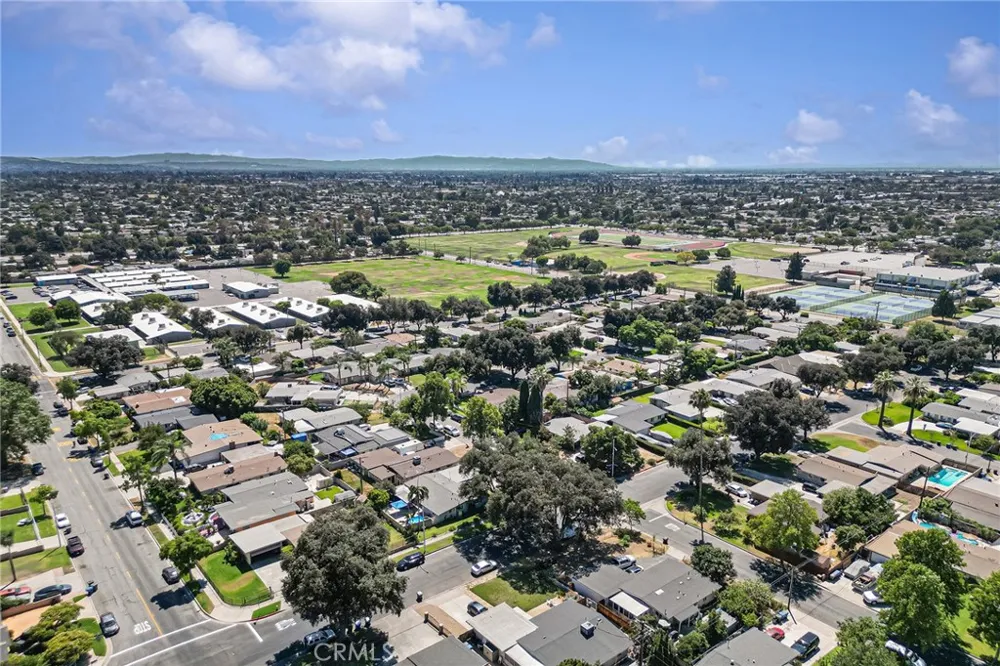 318 Calvados Azusa, CA 91702